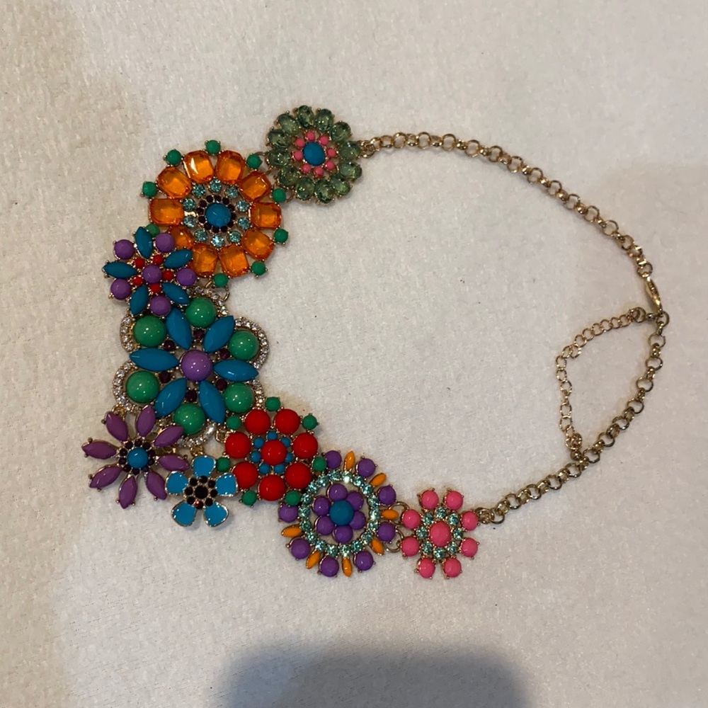 Fun, costume jewelry. Purchased from Dillards. Excellent condition